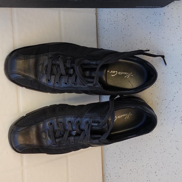 Shoes - Picture 2 of 7